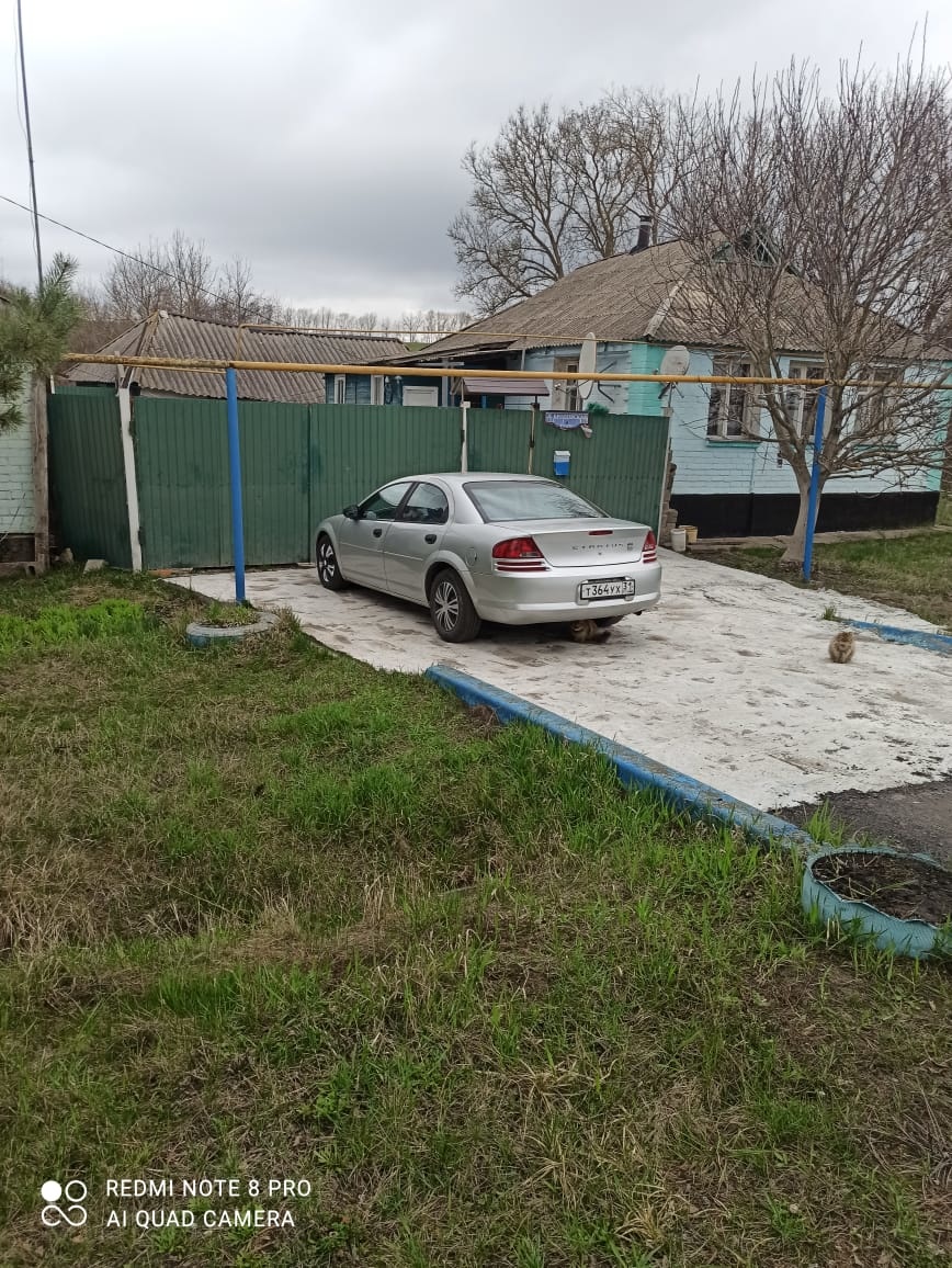 Срочно продам!!! Дом находится в х.Долгий Бродок!!! Мебель остаётся  звоните договоримся...Отопление печь газом ! Вода скважина!!!Чуть не забыл для рыбаков в двух км. пруд рыбалка  зимой и  летом Школа.,садик,магазины,семейный врач в Кощеевке-полтора километра! Регулярно ходит автобус ...Дополнитель