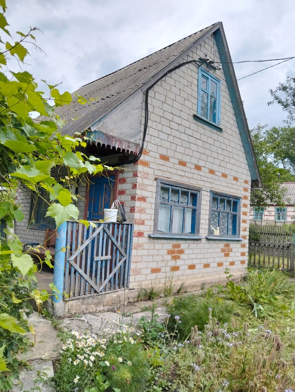 Срочно продам!!! 126 км! Электричество круглый год! Жилой район! Межевание проведено! Ровный участок,хороший подвал! Подъезд ! Остановка рядом! Пришлю видео!