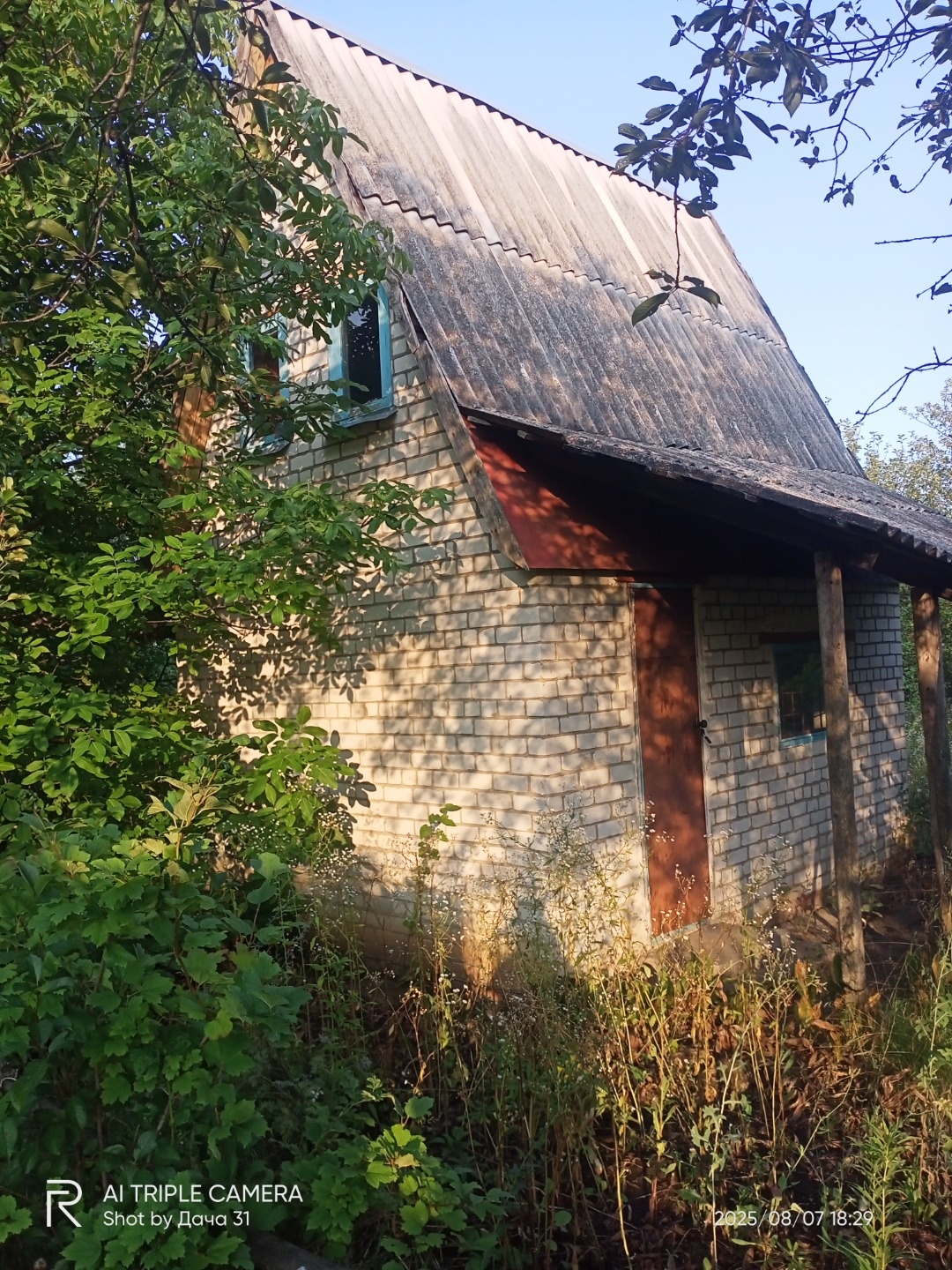 Срочно продам  в п. Северный-20а. 
300 м до асфальта, 400 м до остановки. Участок 10 соток ровный,есть вариант строительства собственного жилого дома. Рядом находятся жилая зона, соседи построились живут постоянно,школы, детские сады, магазины в шаговой доступности,электричество рядом! 