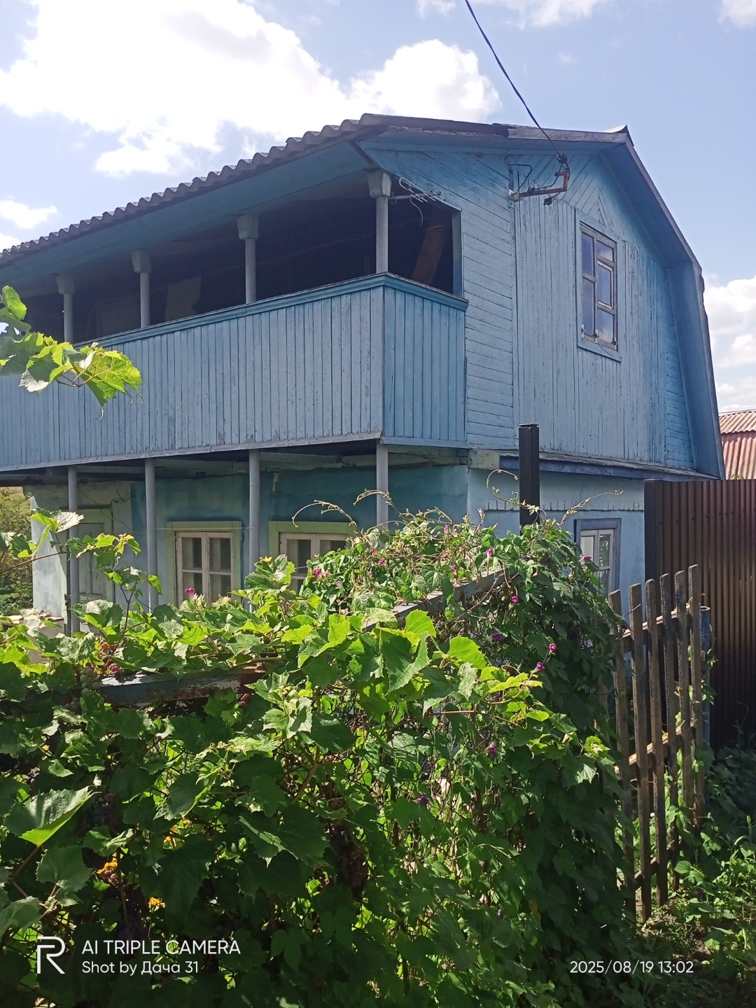 Срочно продам!!!  СНТ Бродок.До улицы Суздальской-800 метров ,подъезд круглый год.На участке 2х этажный дом , общей площадью 45м2., с балконом. Электричество круглый год, своя скважина.  Есть печька  Проведено межевание.учасьок ровный,ухоженный.Жилой район!