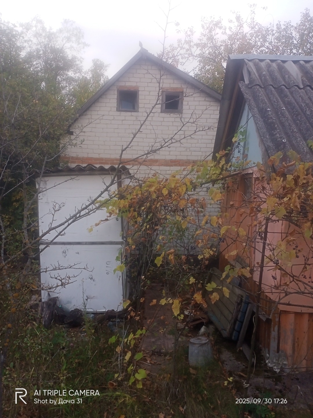 Срочно продам участок, на участке есть домик, требует ремонта, участок ровный, электричество круглый год, вода по сезону! Отличное место для строительства собственного дома, рядом коттеджный массив Беломестное- 37 улица Лесная 200 м! До магазинов, остановки, семейного врача-500 м. Регулярно ходят ма