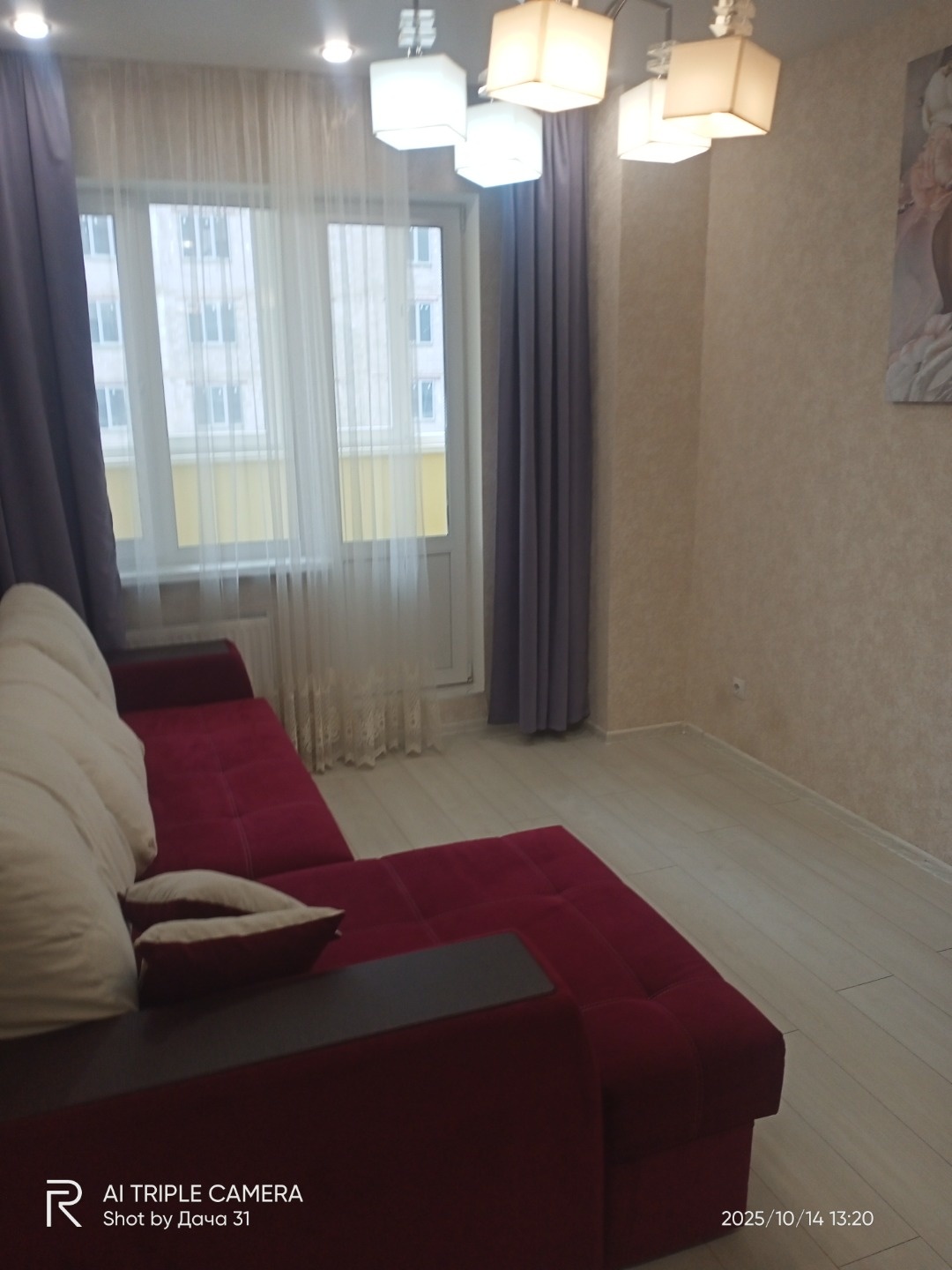 Срочно продам!Квартира в замечательном тихом месте. Рядом центральный парк, 32 лицей, секции для детей, магазины, салоны, кафе, фитнес-клуб. Индивидуальное отопление согреет вас даже летом. Имеется 2 балкона - плюс 4 кв. метра к общей площади. Остается вся мебель