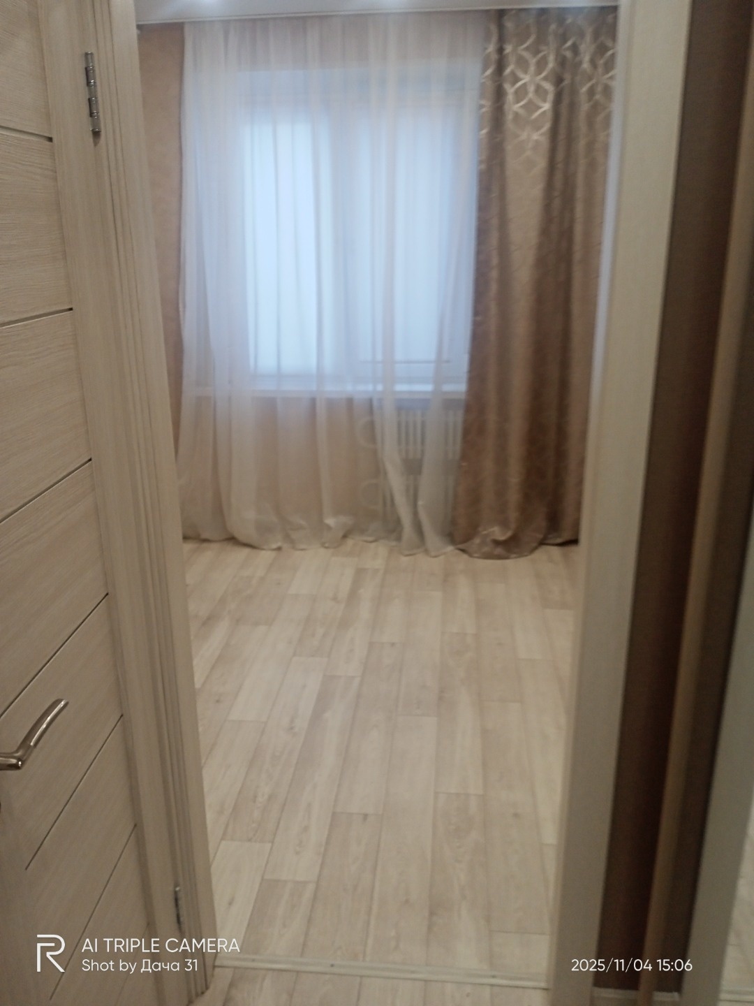 Продается однокомнатная квартира улучшенной планировки.

Окна пвх, балкон остеклен, раздельный с/у. 

Продажа с мебелью и бытовой техникой. 
Без Долгов и обременений! 
Любая форма оплаты!
Собственник
Торг