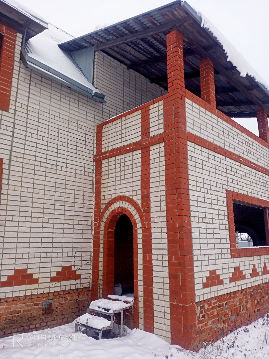 Срочно продам или обменяю на 1 комнатную квартиру! Газ по улице,вода центральная, электричество в доме. Рядом школа,остановка,Пятёрочка,семейный врач, администрация! Строили для себя! Камин, сауна, 2 лоджии, откатные ворота!!! 