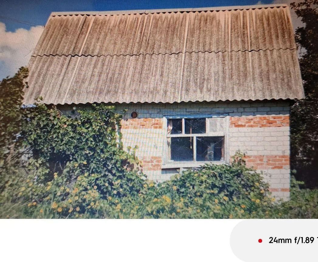 Срочно продам.
Продаётся дача в живописном тихом месте. Возможна прописка. Утеплённый дачный домик. Высота потолка 2,3 м. Сарай, туалет из кирпича. Место для парковки автомобиля. Забор. Электричество круглый год. Вода по сезону. Плодоносящий сад, огород, большое количество цветов-многолетников. Прек