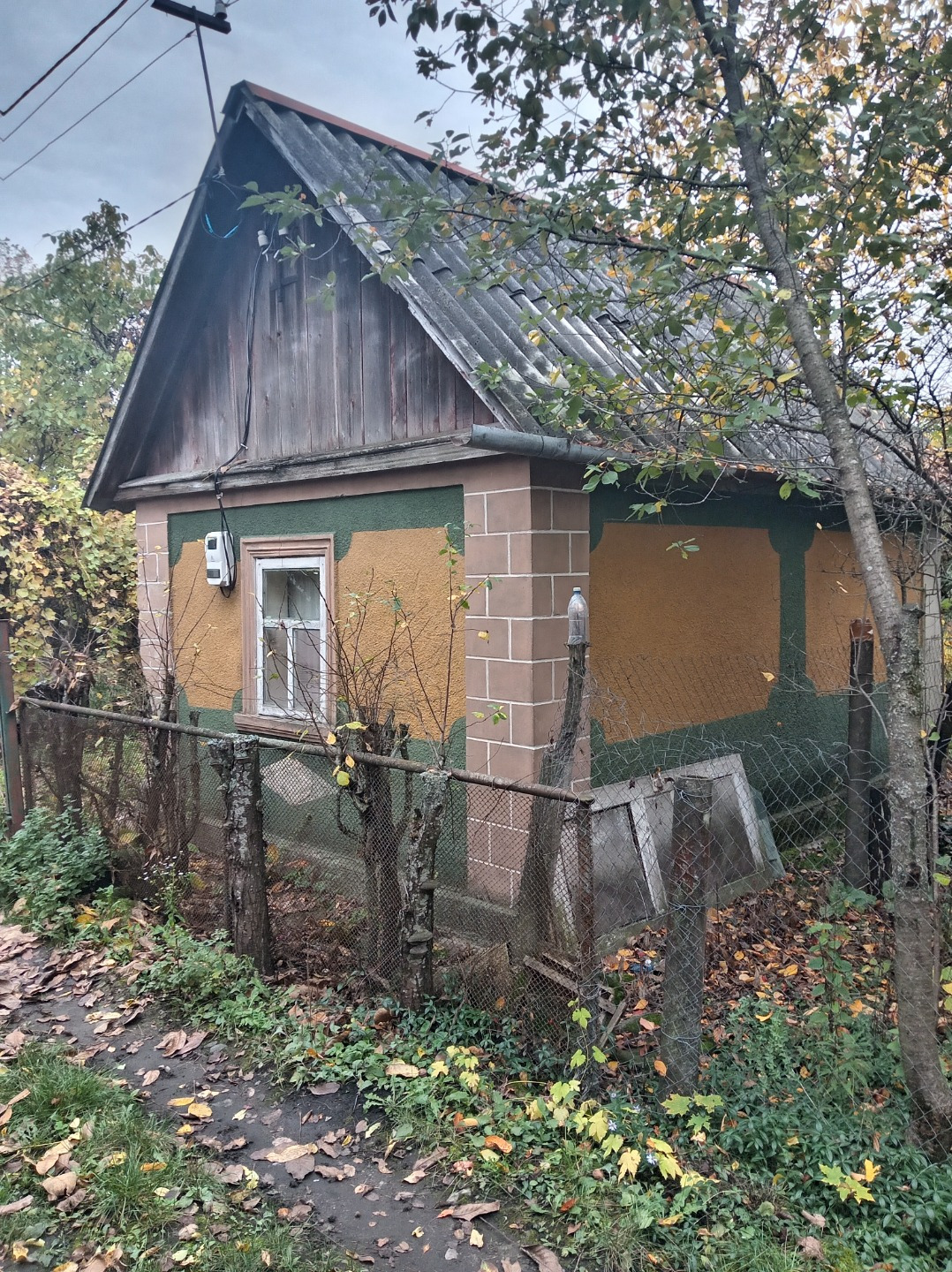 Срочно продам снт Цементник! До остановки 311 маршрута 800 метров! Электричество круглый год, вода по сезону! Участок ровный, ухоженный. Соседи по улице проживают круглый год! 